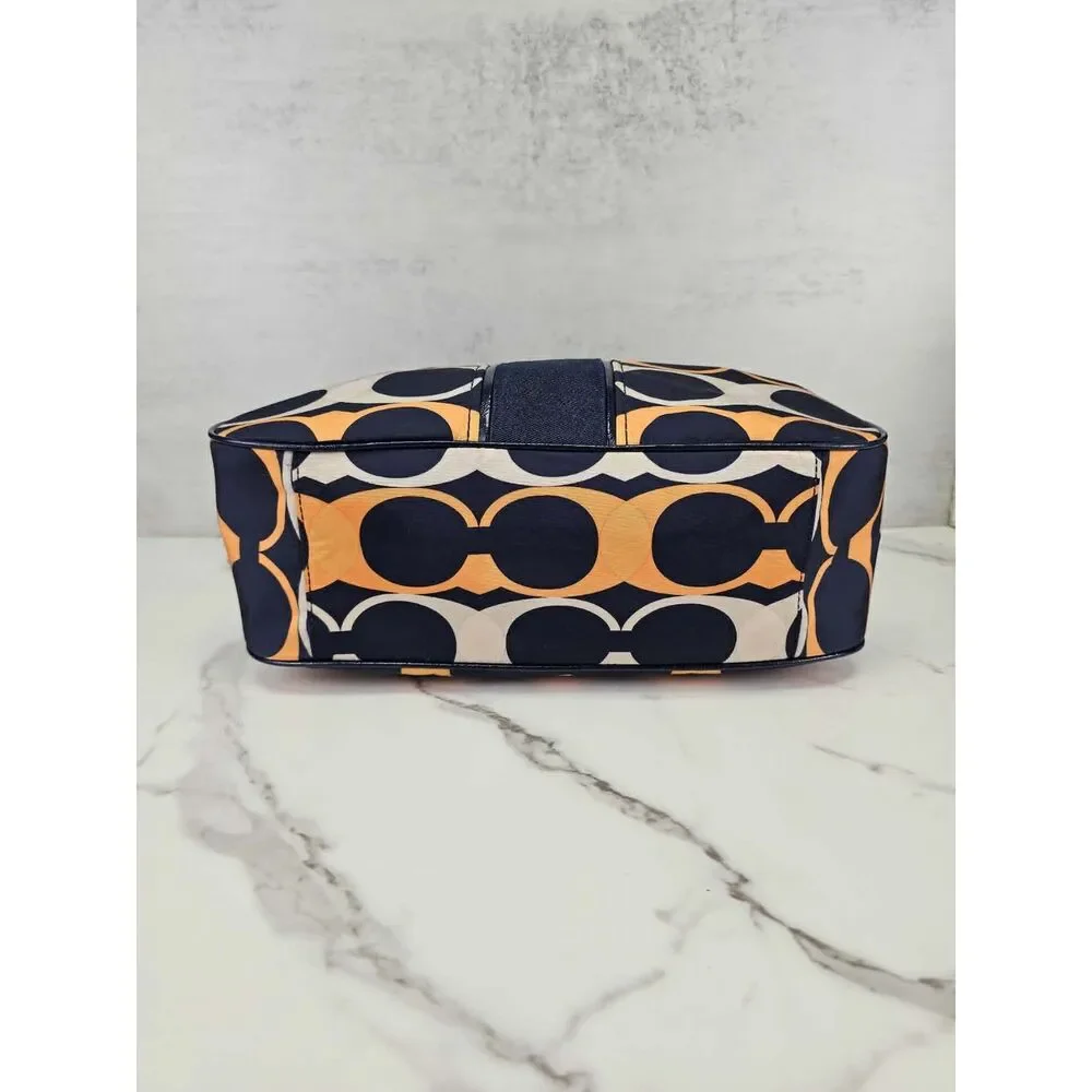 Coach Poppy Linear Signature 